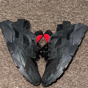 Nike huaraches size 10mens used without box great condition